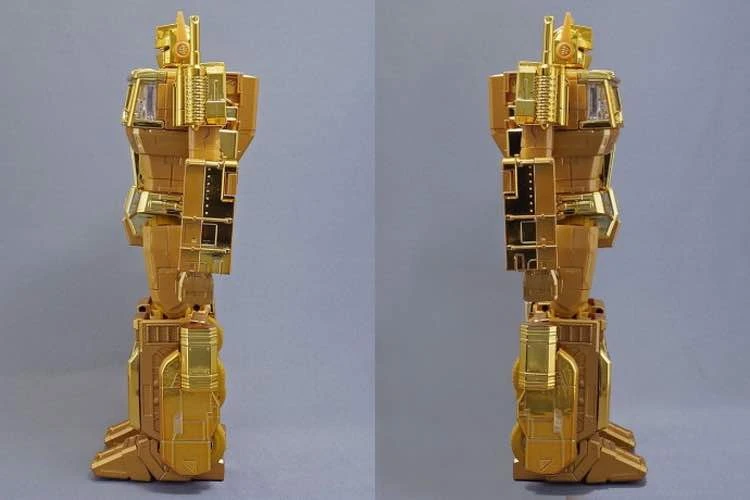 Takara MP10G MP-10G Masterpiece Optimus Prime Gold Lagoon Edition 9 Takara MP10G MP-10G Masterpiece Optimus Prime Gold Lagoon Edition - Image 9