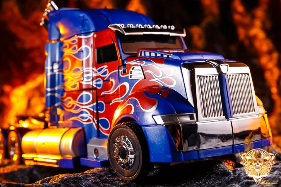 AlienAttack Toys AAT A-01CC Optimus Prime 9 AlienAttack Toys AAT A-01CC Optimus Prime - Image 9