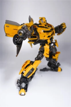 Blue Circus BC02D Bumblebee MPM-03 Oversized Battle Damaged Version -Toy Figure Store d5d4d5f3ea