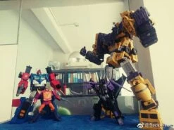 Toyworld TW-C07Y Constructor Devastator -Toy Figure Store e8b2b5b0d8